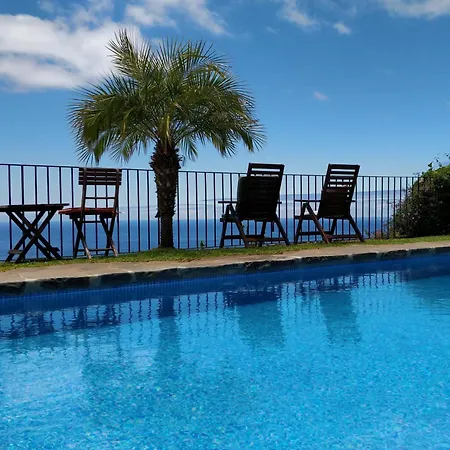 ゲストハウス Calhau Grande