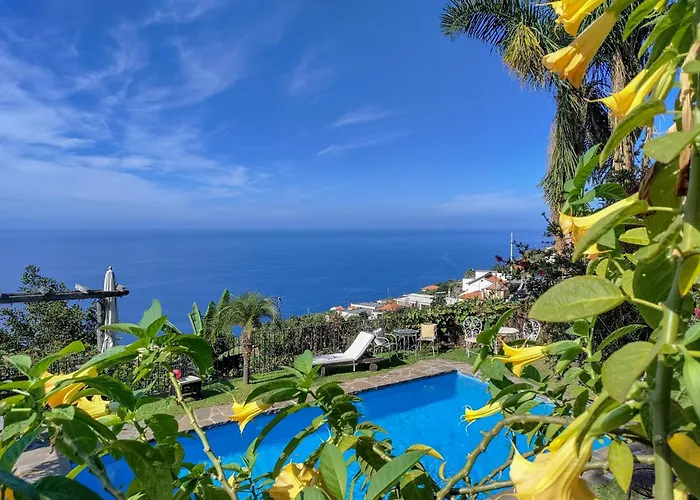 ゲストハウス Calhau Grande